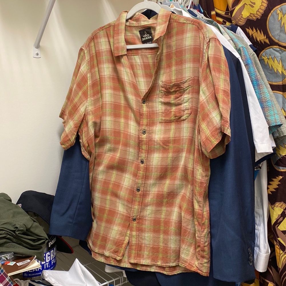 Men’s Prana Short Sleeved Button Up Shirt